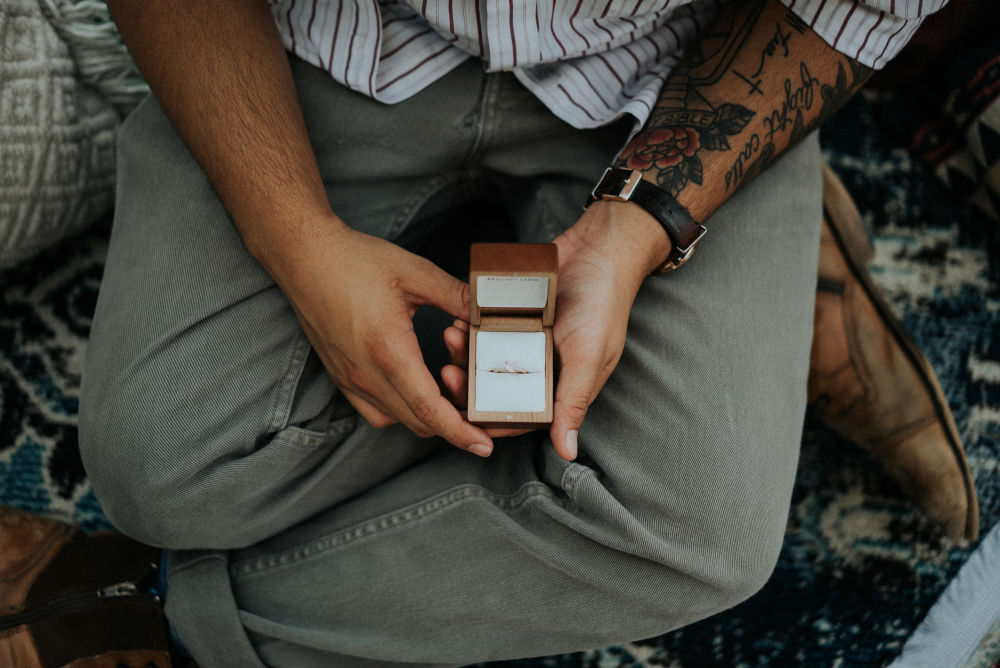 Why Shop for Solitaire Engagement Rings at BARONS Jewelers? Why Shop for Solitaire Engagement Rings at BARONS Jewelers?